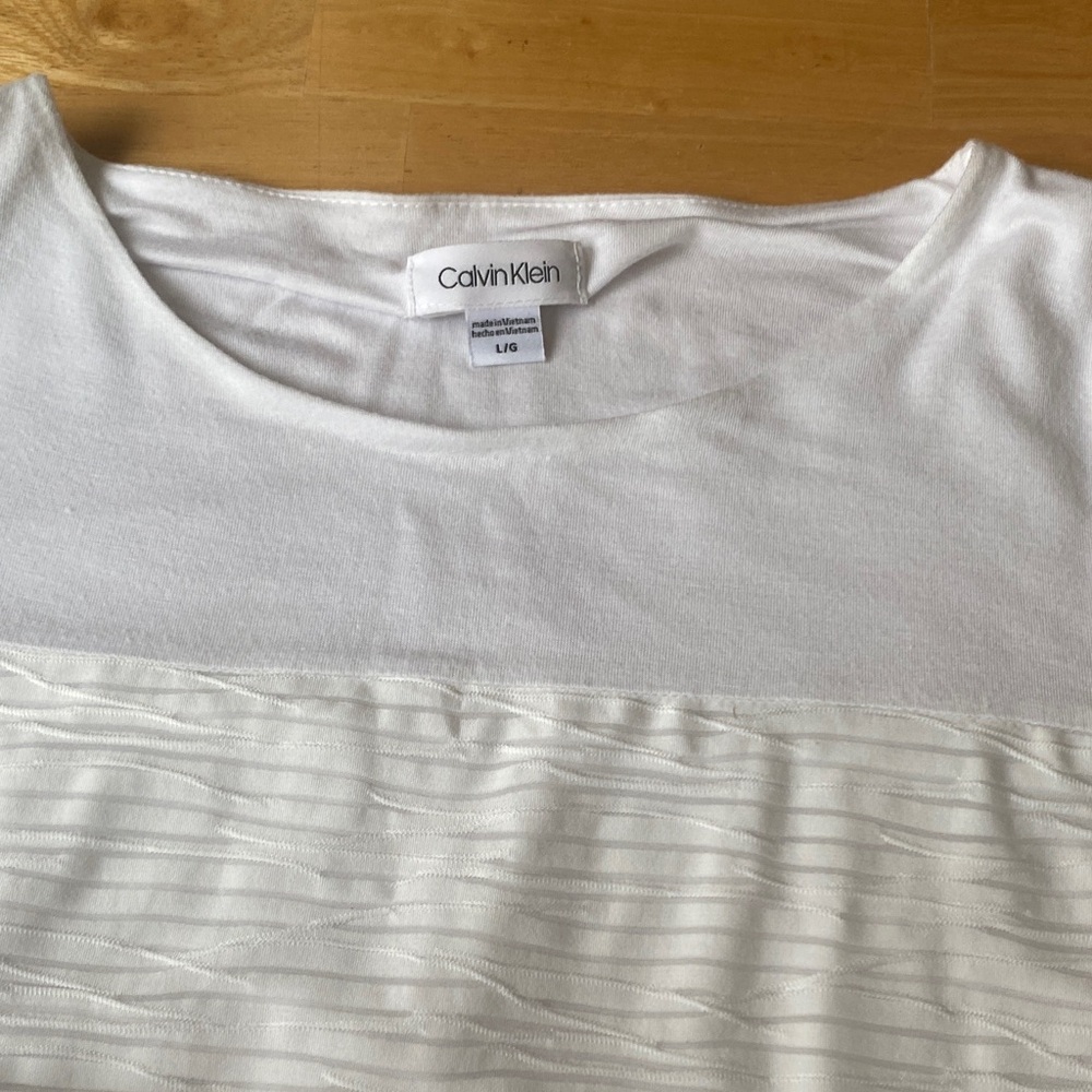 Calvin Klein Textured White Short Sleeve Top